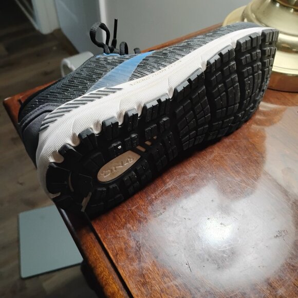Brooks  adrenaline gt24 - Picture 1 of 2